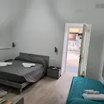 住宿加早餐酒店 Revolution 2 Bed E Breakfast