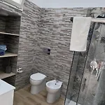Revolution 2 Bed E Breakfast 住宿加早餐酒店