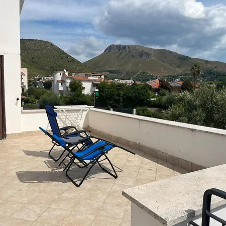 Sperlonga Apartment *