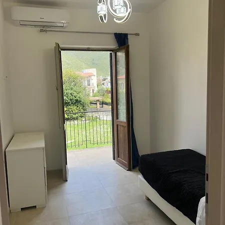 Sperlonga Apartment *