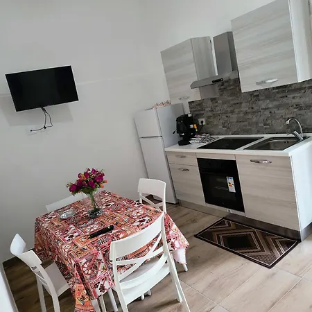 Couette-café Revolution 2 Bed E Breakfast 3*