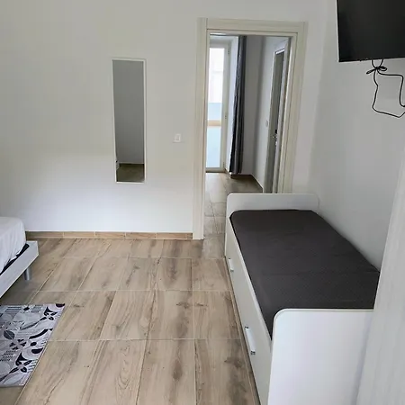 Revolution 2 Bed E Breakfast Nocleg ze śniadaniem