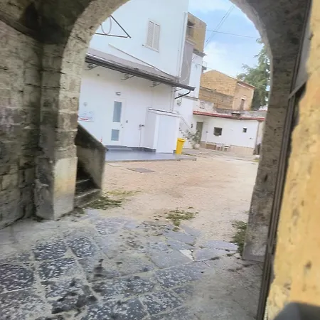 Revolution 2 Bed E Breakfast