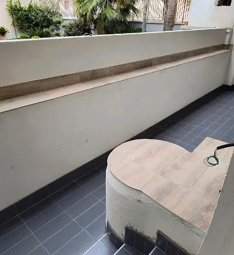 Revolution 2 Bed E Breakfast ベッド・アンド・ブレックファスト 3*