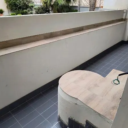 Revolution 2 Bed E Breakfast B&B 3*