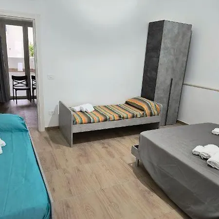 Revolution 2 Bed E Breakfast 3*